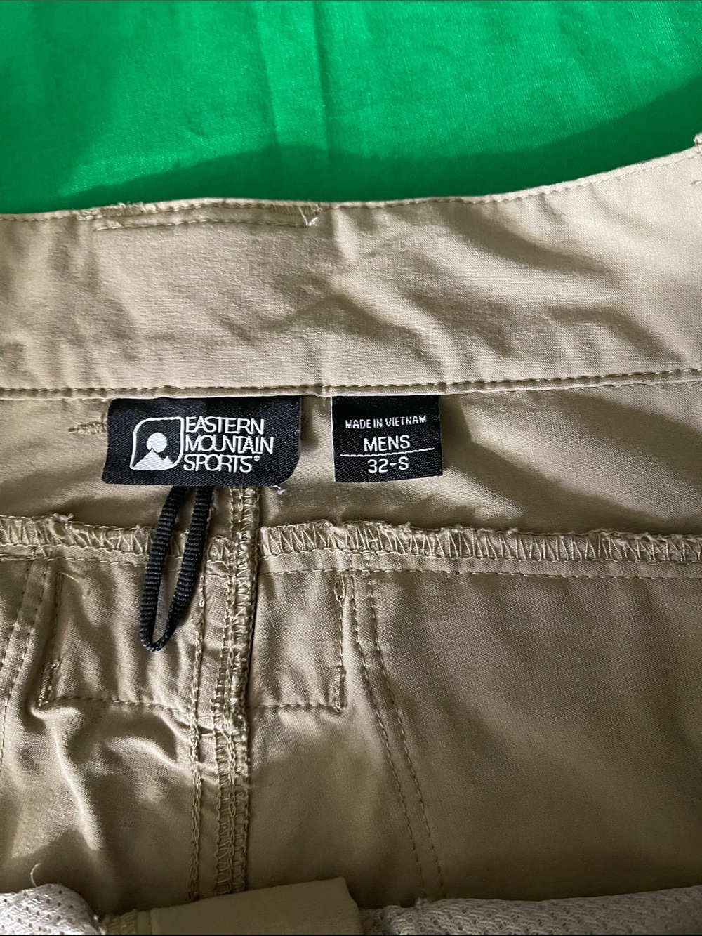 Eastern Mountain Sports Khaki Cargo Shorts with Zip Pocket - Picture 2 of 11